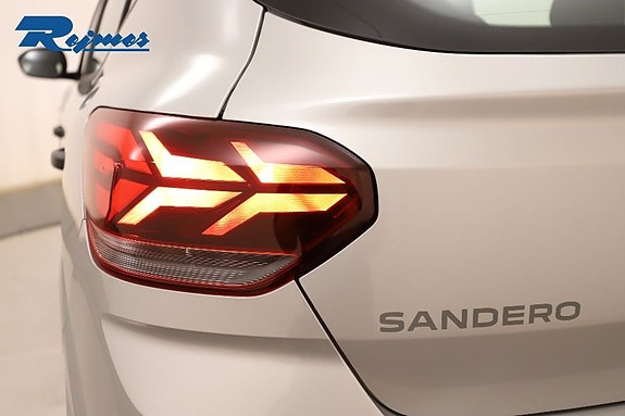 Dacia Sandero 7 of 24