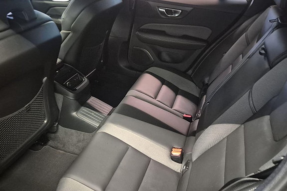 Volvo V60 26 of 30