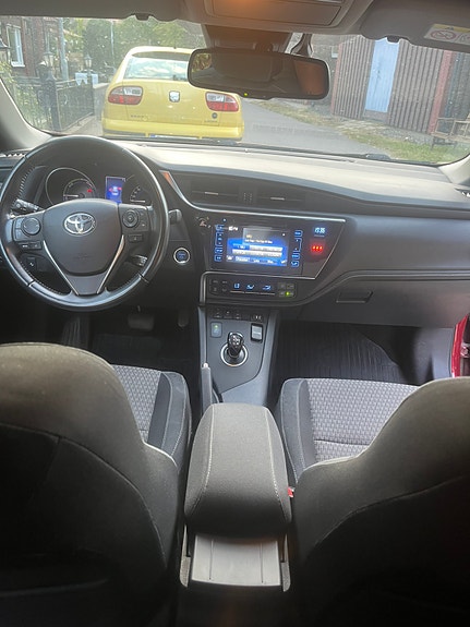 Toyota Auris 5 of 7