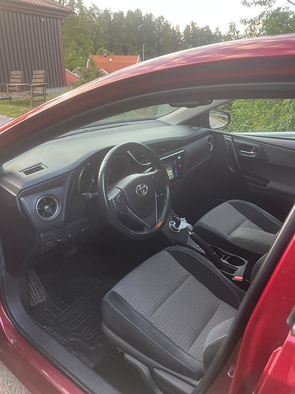 Toyota Auris 4 of 7
