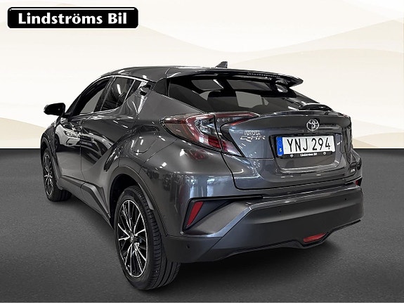 Toyota C-HR 4 of 21