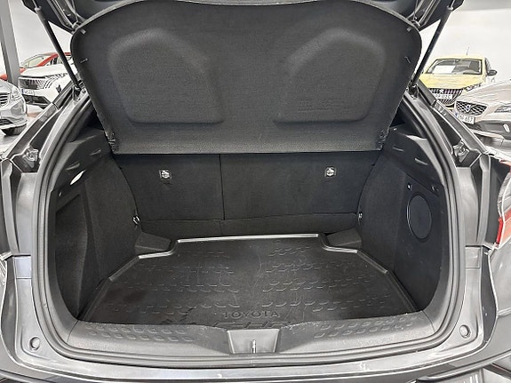 Toyota C-HR 13 of 21
