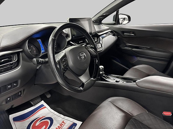 Toyota C-HR 14 of 21