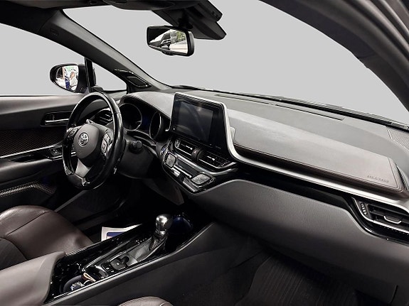 Toyota C-HR 10 of 21