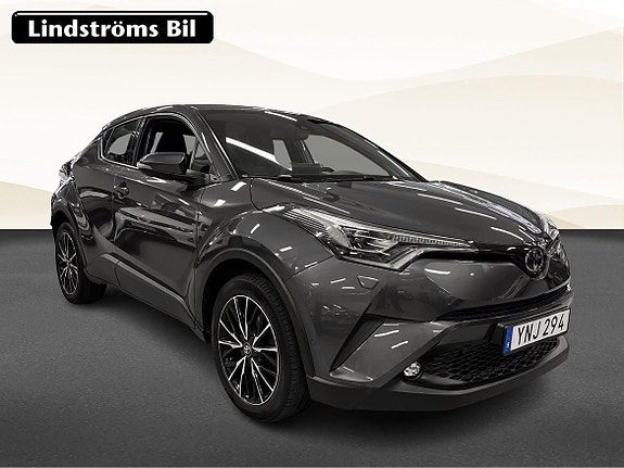 Toyota C-HR 3 of 21