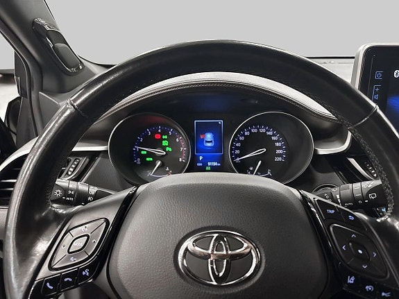 Toyota C-HR 15 of 21