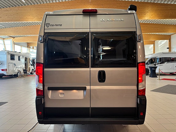Adria TWIN SELECT 640 SLB (2027 PÅ PLATS+Webasto diesel+Aut 140hk) 4 of 19