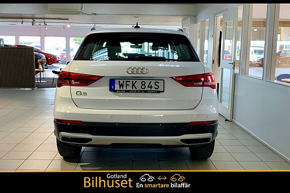 Audi Q3 4 of 12