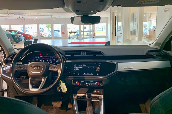 Audi Q3 12 of 12