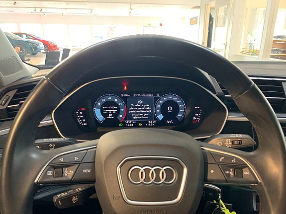 Audi Q3 10 of 12