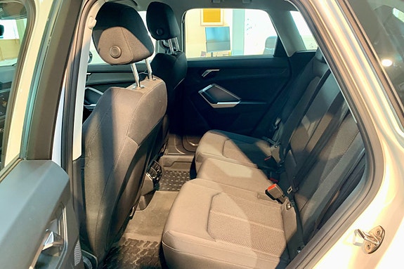 Audi Q3 8 of 12