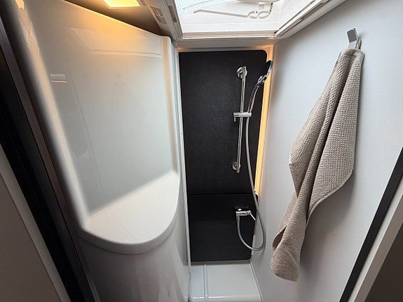 Adria Compact Supreme DL - Höga långbäddar - Nyhet - Dieselpanna - Face2Face - 15 of 24