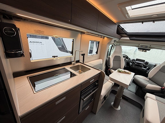 Adria Compact Supreme DL - Höga långbäddar - Nyhet - Dieselpanna - Face2Face - 20 of 24
