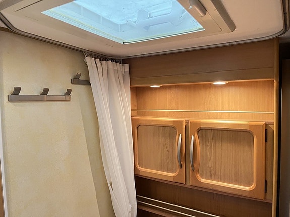 Kabe SAFIR XL KS (ALDE+AC+Solcell+1 570 kg) 16 of 21