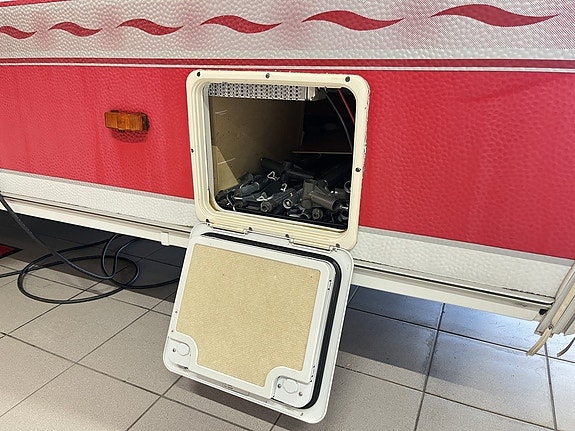Kabe SAFIR XL KS (ALDE+AC+Solcell+1 570 kg) 7 of 21
