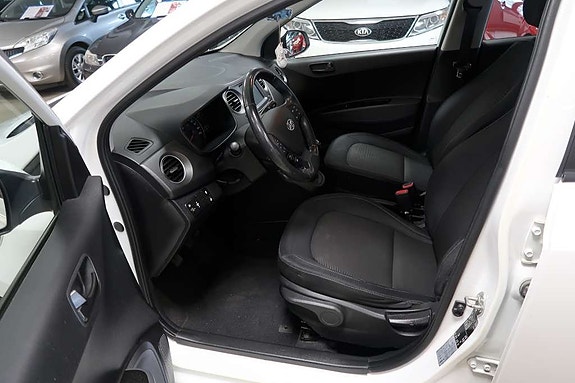 Hyundai i10 9 of 12