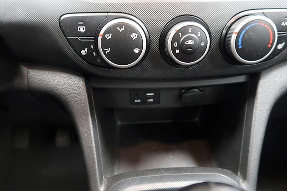 Hyundai i10 12 of 12