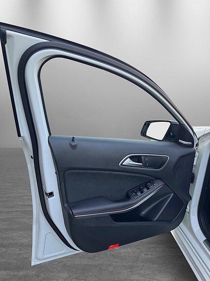Mercedes-Benz A200 d 9 of 24