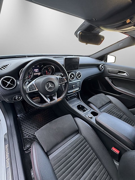 Mercedes-Benz A200 d 12 of 24