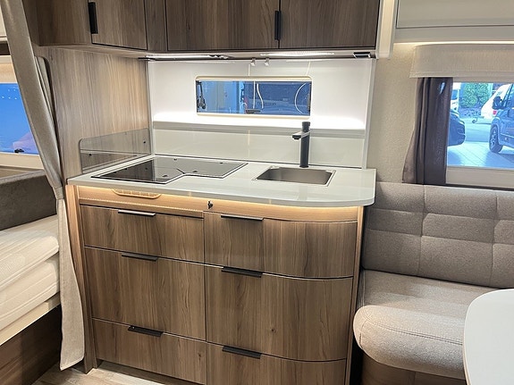 Kabe BRILJANT 470 XL KS (ALDE+Kompressorkyl+Komfortpkt+1 700 kg) 13 of 25