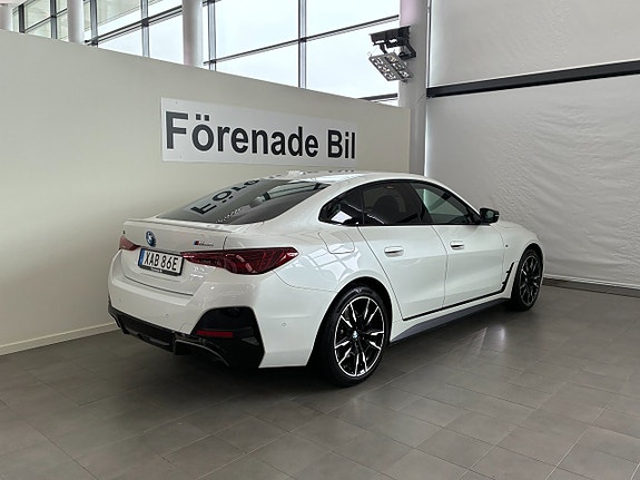 BMW i4 15 of 17