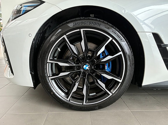 BMW i4 4 of 17