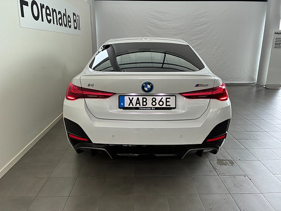 BMW i4 13 of 17