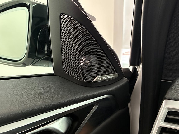 BMW i4 9 of 17