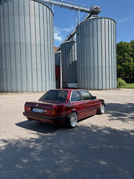 BMW 318i 7 of 9