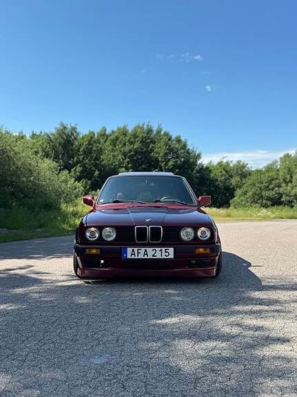 BMW 318i 4 of 9