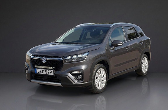 Suzuki S-Cross 2 of 6