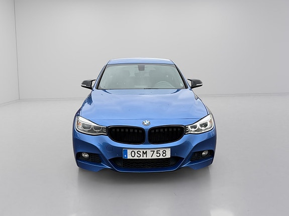 BMW 318d 2 of 16