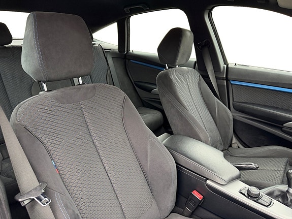 BMW 318d 15 of 16