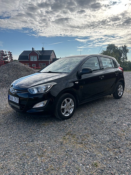 Hyundai i20 3 of 9