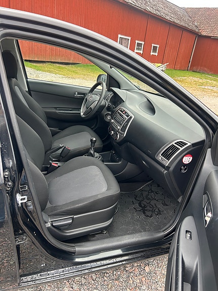 Hyundai i20 5 of 9