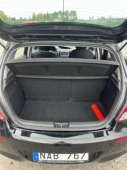 Hyundai i20 8 of 9