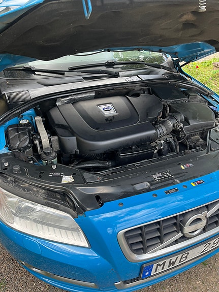 Volvo V70 3 of 10