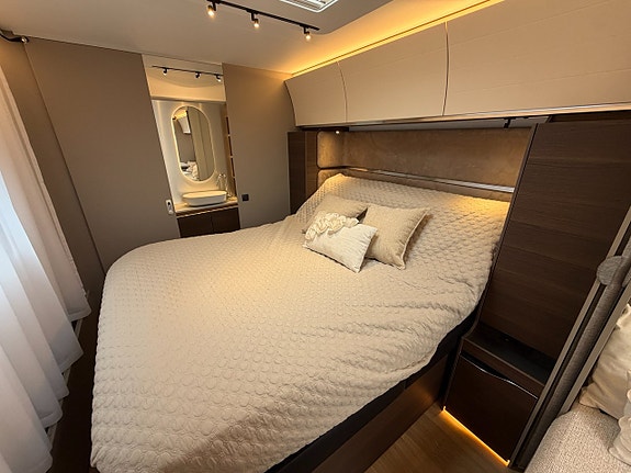 Adria Alpina 663 HT - Queenbed - Alde - Boggie - 13 of 21