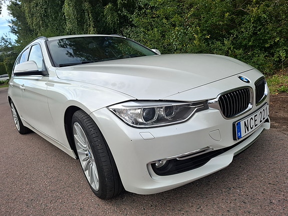BMW 328i 2 of 8