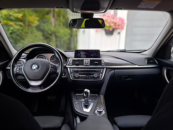BMW 328i 5 of 8