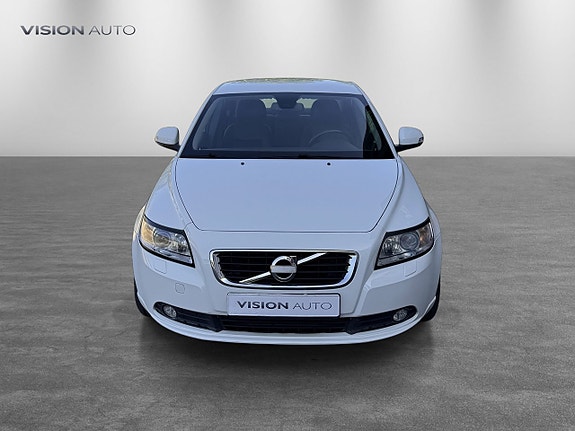 Volvo S40 2 of 22
