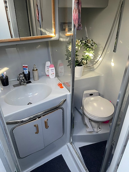 Sea Ray 350 Sundancer 3 of 7