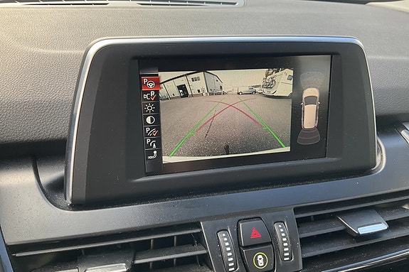 BMW 220i 11 of 13