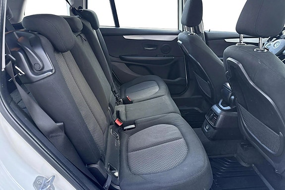 BMW 220i 7 of 13