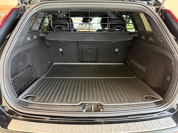 Volvo V60 Cross Country 8 of 21
