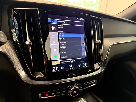 Volvo V60 Cross Country 21 of 21