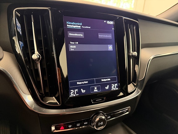 Volvo V60 Cross Country 18 of 21