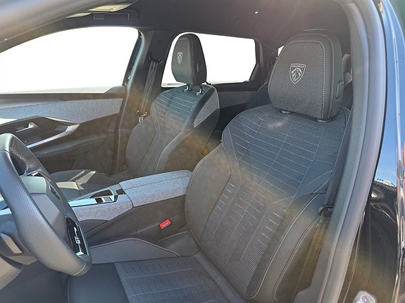 Peugeot e-5008 6 of 14