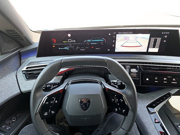 Peugeot e-5008 10 of 14