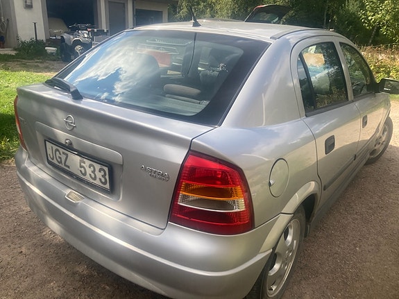 Opel Astra 4 of 6